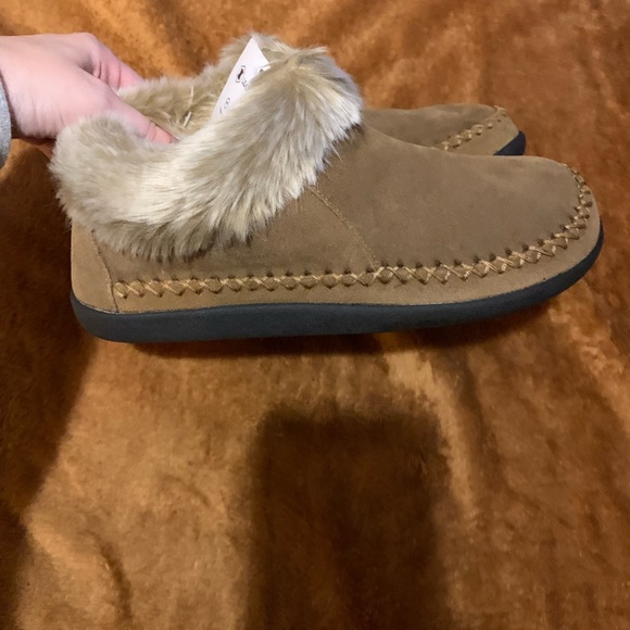 Shoes - Fuzzy slippers!